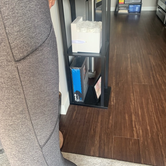 Gray lululemon cropped pants great condition - Picture 4 of 5